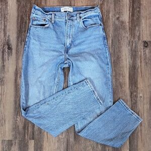 Abercrombie & Fitch Mom Jeans